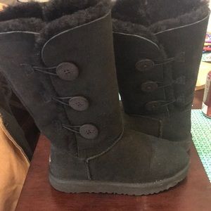 UGG Bailey Button Triplet Black